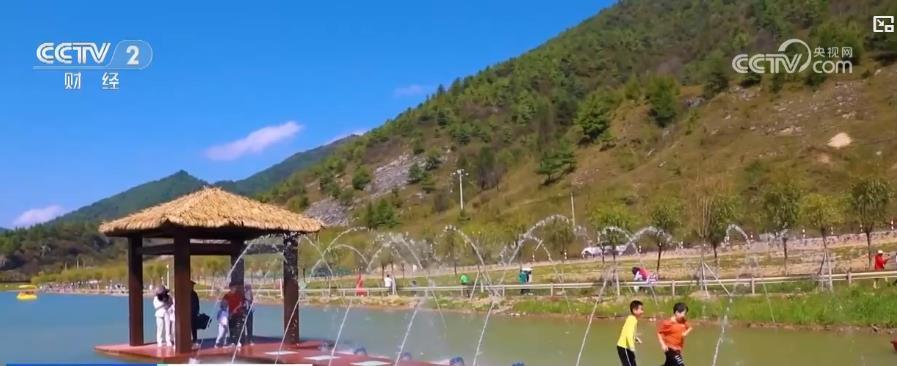 避暑游持续升温 “清凉经济”激发夏日文旅消费新动能 避暑游持续升温 “清凉经济”激发夏日文旅消费新动能