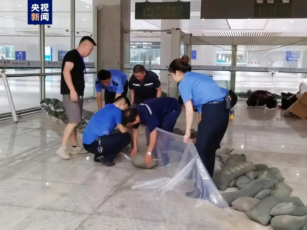 今年首个超强台风来了，已致台湾地区1死58伤！福建全部列车停运→