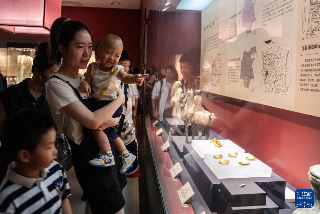 西汉“渔阳王后”特展亮相长沙博物馆 西汉“渔阳王后”特展亮相长沙博物馆