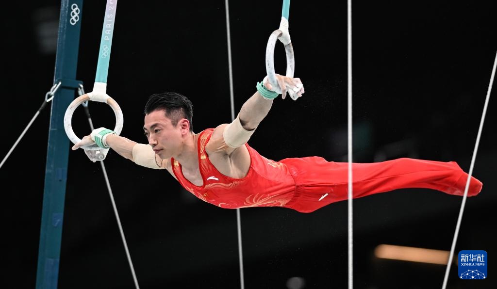 巴黎奥运会|体操——中国男队进行赛台训练 巴黎奥运会|体操——中国男队进行赛台训练