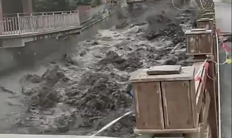 突发塌方，紧急撤离！云南知名景区暂停营业