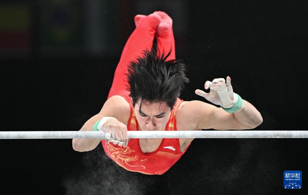巴黎奥运会|体操——中国男队进行赛台训练 巴黎奥运会|体操——中国男队进行赛台训练