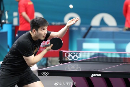 加油!国乒赛前训练现场图 加油!国乒赛前训练现场图