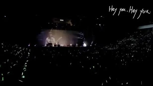 歌迷在苏打绿武汉演唱会蹦跳被保安驱逐!主办方回应 歌迷在苏打绿武汉演唱会蹦跳被保安驱逐!主办方回应