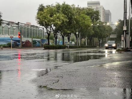 北京今日降雨持续局地有大雨 最高温将降至30℃以下
