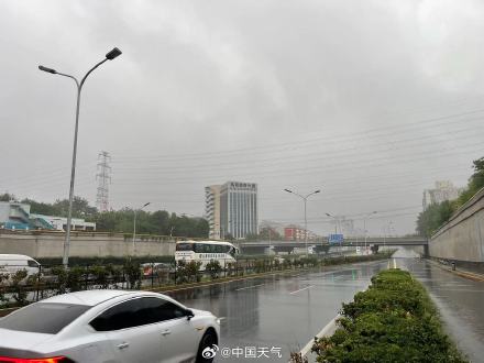 北京今日降雨持续局地有大雨 最高温将降至30℃以下