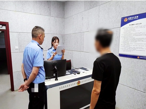 高速停车致4车相撞，肇事逃逸终被行政拘留！