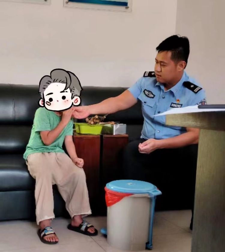 7岁男童为了暑假去三亚玩编了一个“剧本” 7岁男童为了暑假去三亚玩编了一个“剧本”