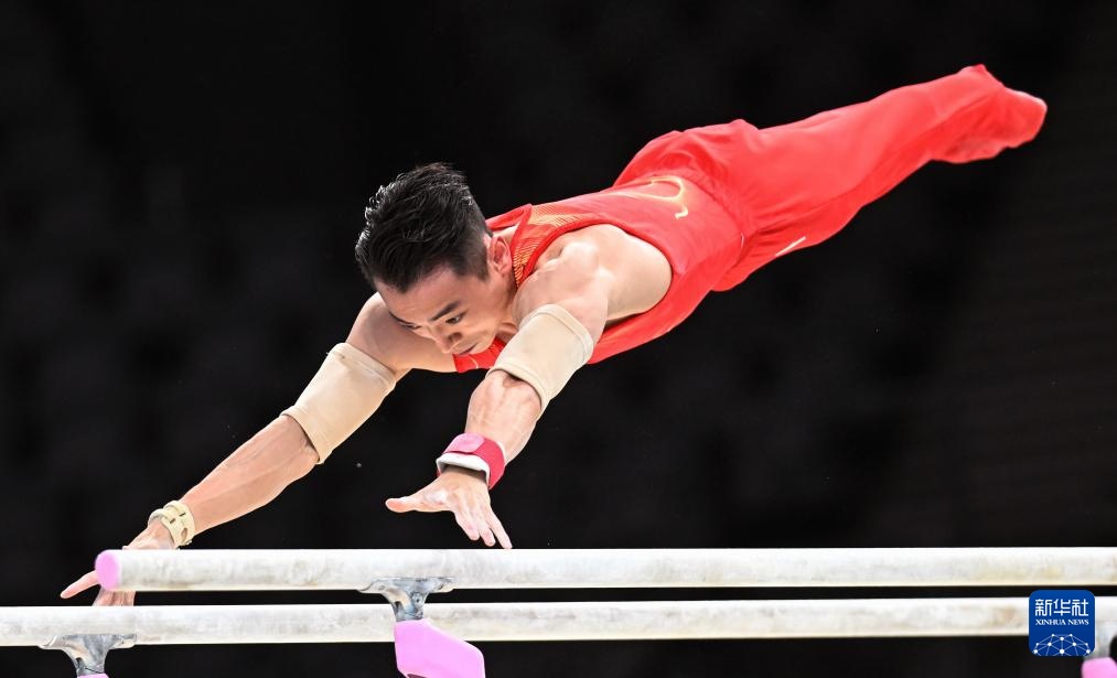 巴黎奥运会|体操——中国男队进行赛台训练 巴黎奥运会|体操——中国男队进行赛台训练
