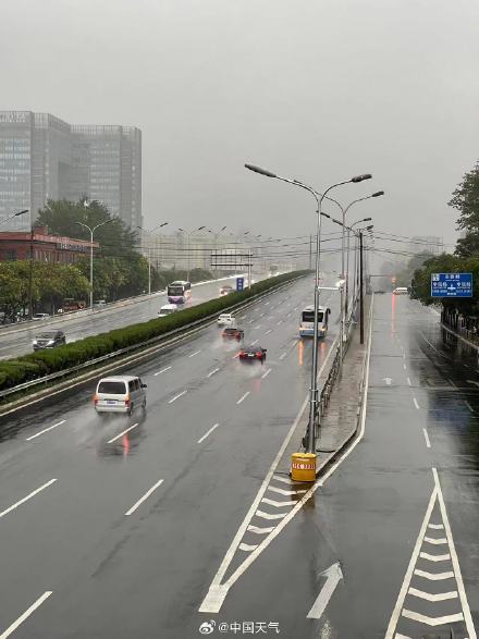 北京今日降雨持续局地有大雨 最高温将降至30℃以下