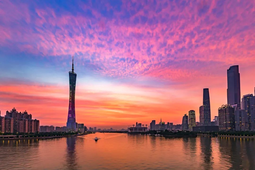 广州、深圳惊现绝美晚霞，哪一朵是你的心上云