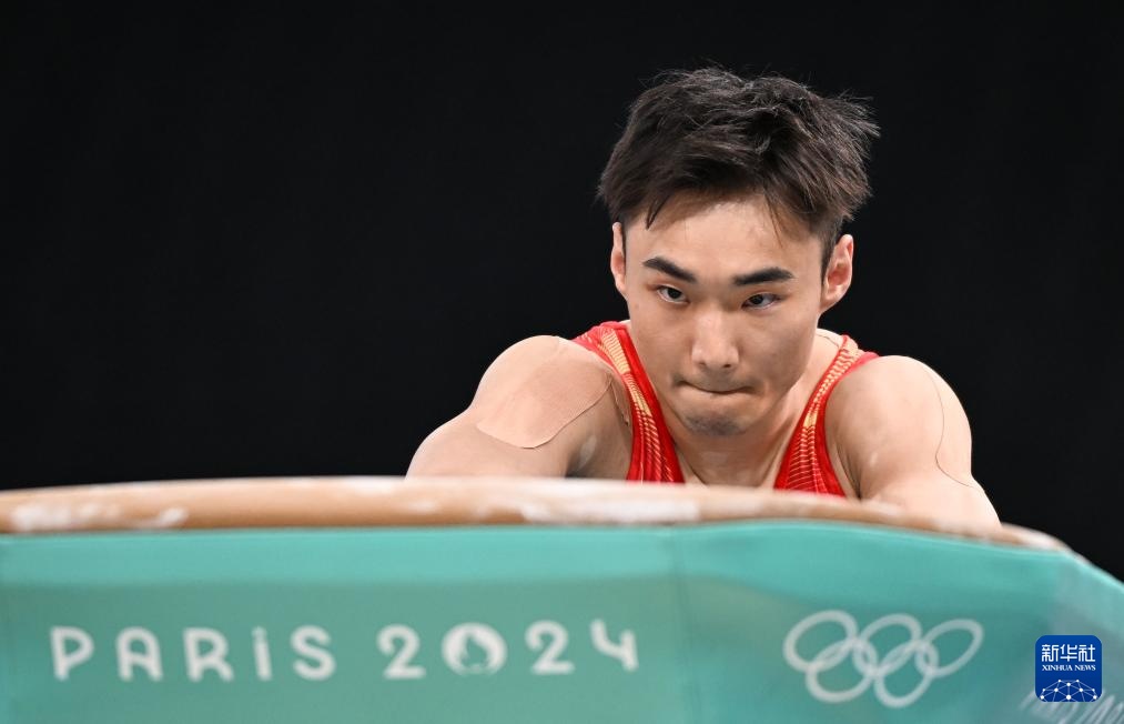 巴黎奥运会|体操——中国男队进行赛台训练 巴黎奥运会|体操——中国男队进行赛台训练