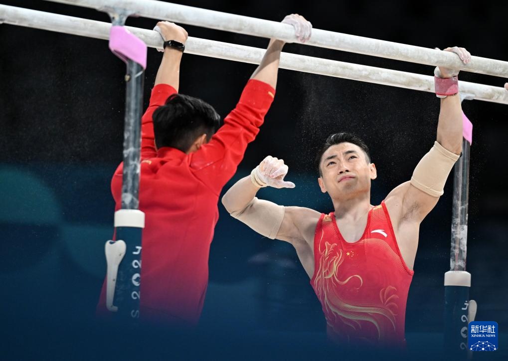 巴黎奥运会|体操——中国男队进行赛台训练 巴黎奥运会|体操——中国男队进行赛台训练