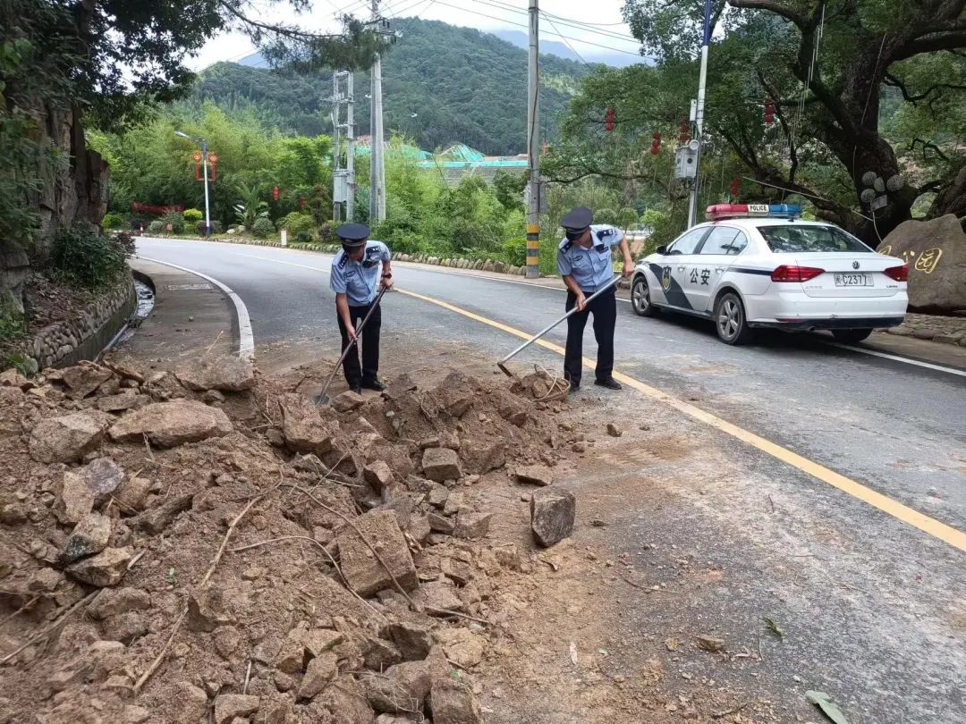 “格美”逼近！福建公安战台风抗暴雨
