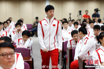 马龙说担任旗手非常荣耀