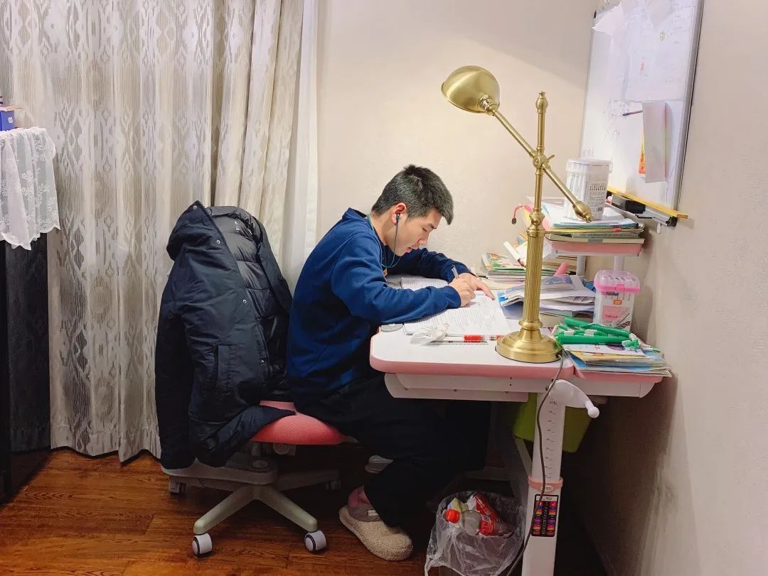 一屋仨室友同上清华！他们说秘籍是……