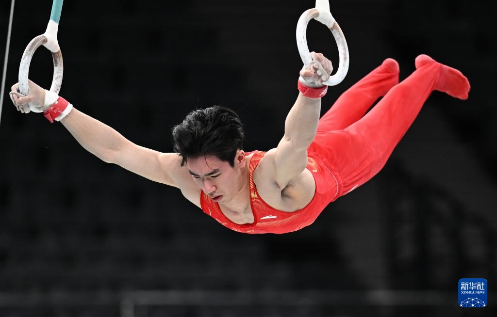 巴黎奥运会|体操——中国男队进行赛台训练 巴黎奥运会|体操——中国男队进行赛台训练
