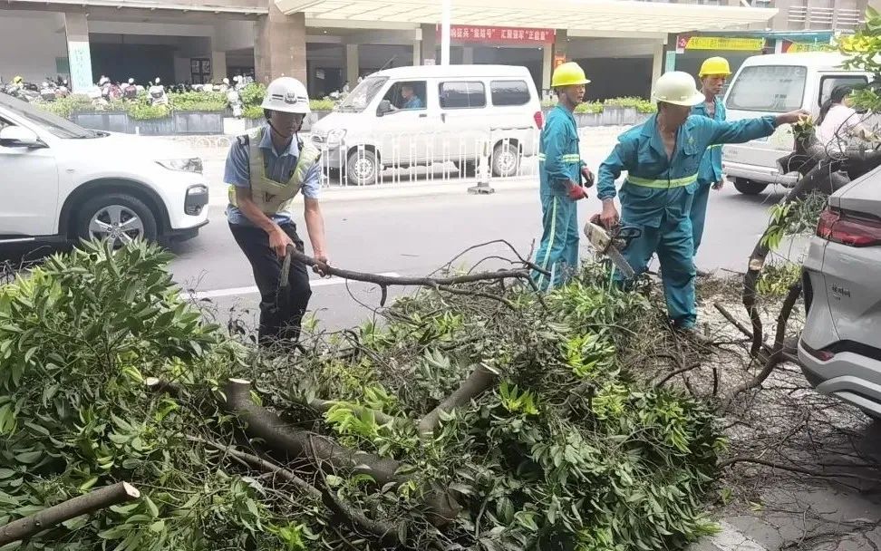 “格美”逼近！福建公安战台风抗暴雨