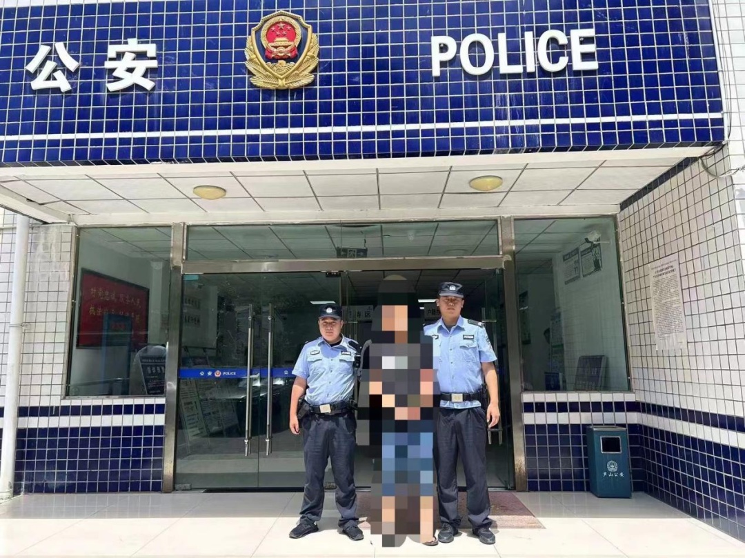 用“烟卡”骗走小学生儿童手表的手机卡！骗子可太刑了！