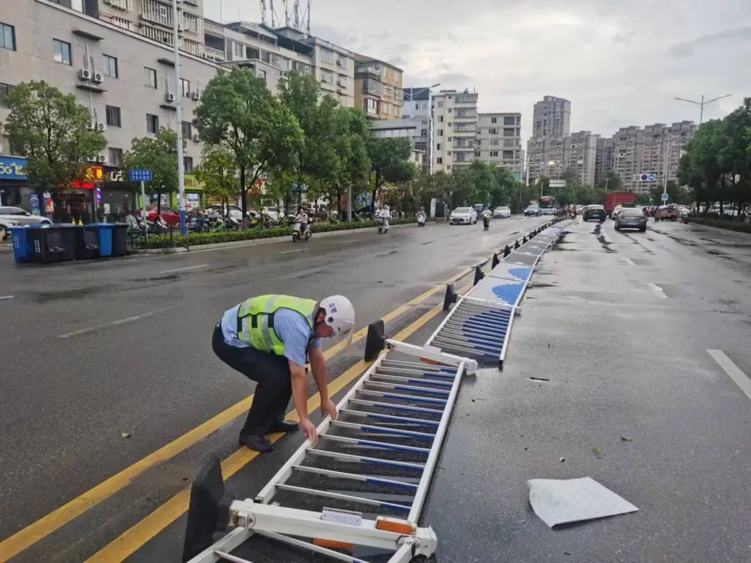 “格美”逼近！福建公安战台风抗暴雨