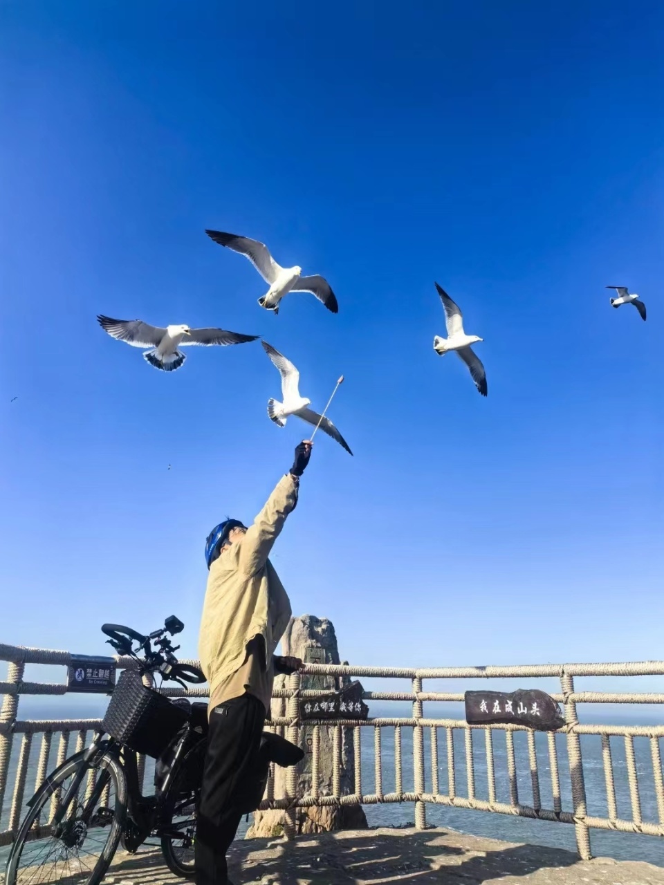 石家庄男子骑自行车环行中国在福州遇台风“格美”：从恐慌到好奇