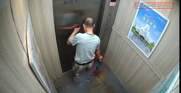 3秒爆燃，电梯里一片火海！为何这个东西一进电梯就爆？