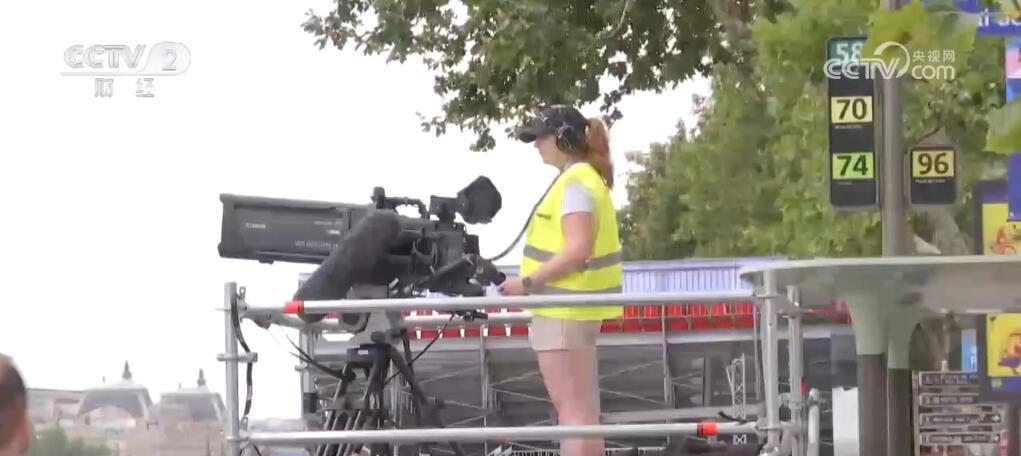 走出体育馆、泛舟塞纳河边 巴黎奥运会开幕式运动员入场设计别具一格