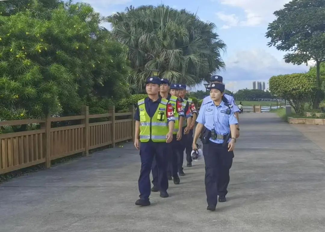 不要野泳!警民苦口婆心,劝阻到底! 不要野泳!警民苦口婆心,劝阻到底!