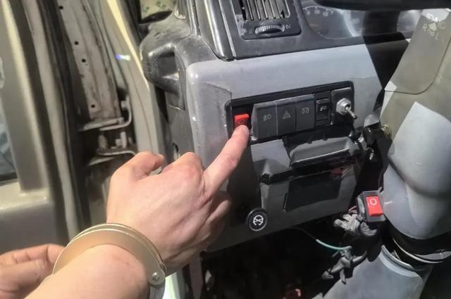 神秘红色按钮，按一次就能“吞下”600斤粮食……