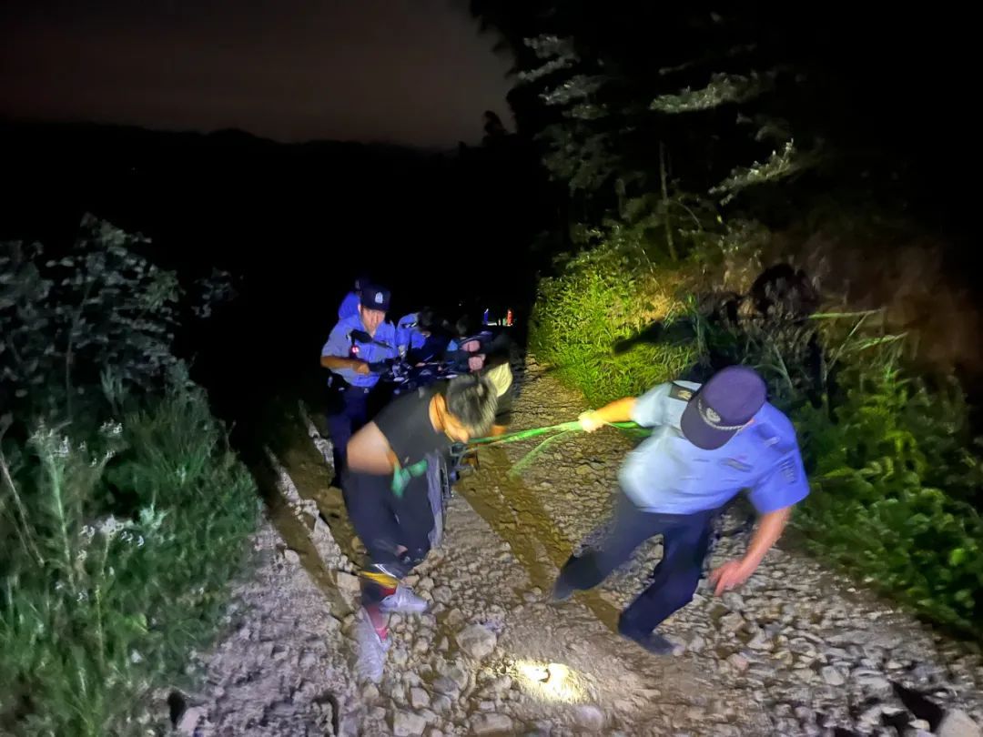 大热天,他们在杭州这里找“清凉”,却发现回不去了...... 大热天,他们在杭州这里找“清凉”,却发现回不去了......