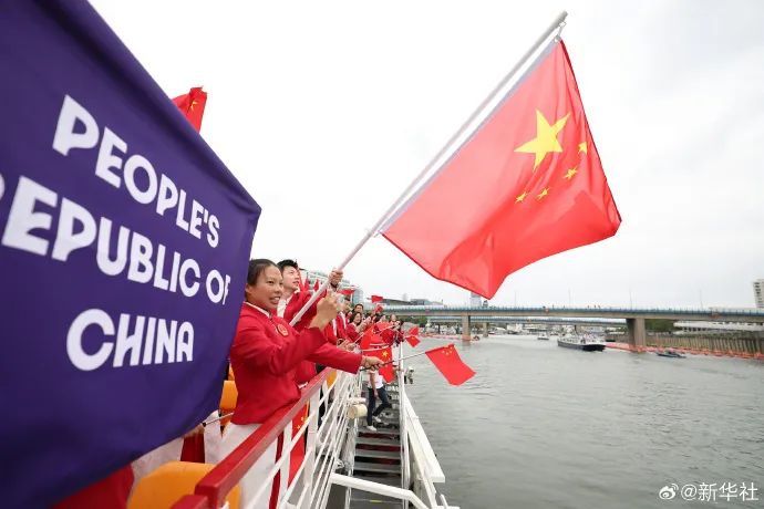 “中国红”神图刷屏！巴黎奥运会开幕式亮点回顾
