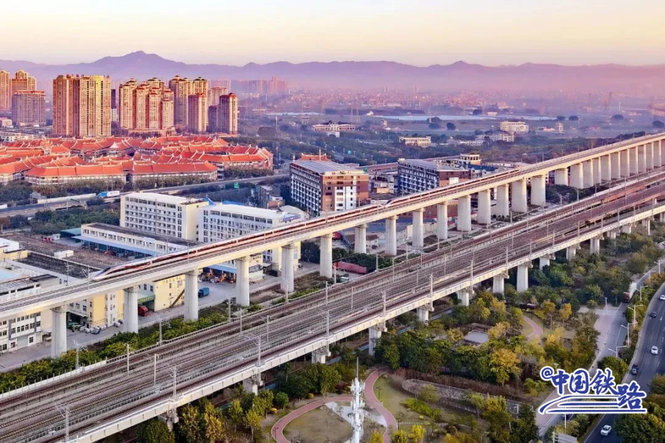 门窗紧闭的高铁车厢里，为什么空气还能这么清新？