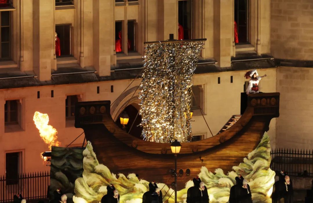 巴黎奥运会开幕式的这个瞬间，绝美！