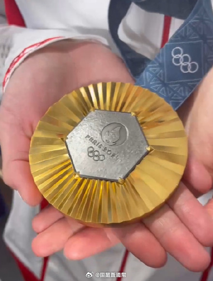 近距离看巴黎奥运会金牌！