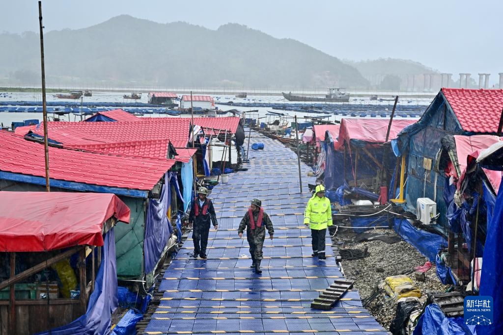 福建:台风过后救灾忙 福建:台风过后救灾忙