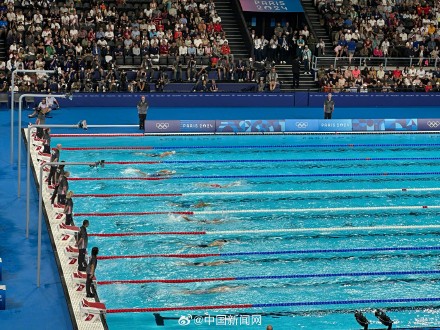 中国游泳队首日三项晋级决赛