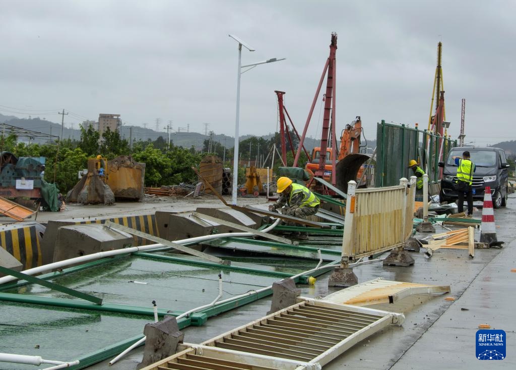 福建:台风过后救灾忙 福建:台风过后救灾忙