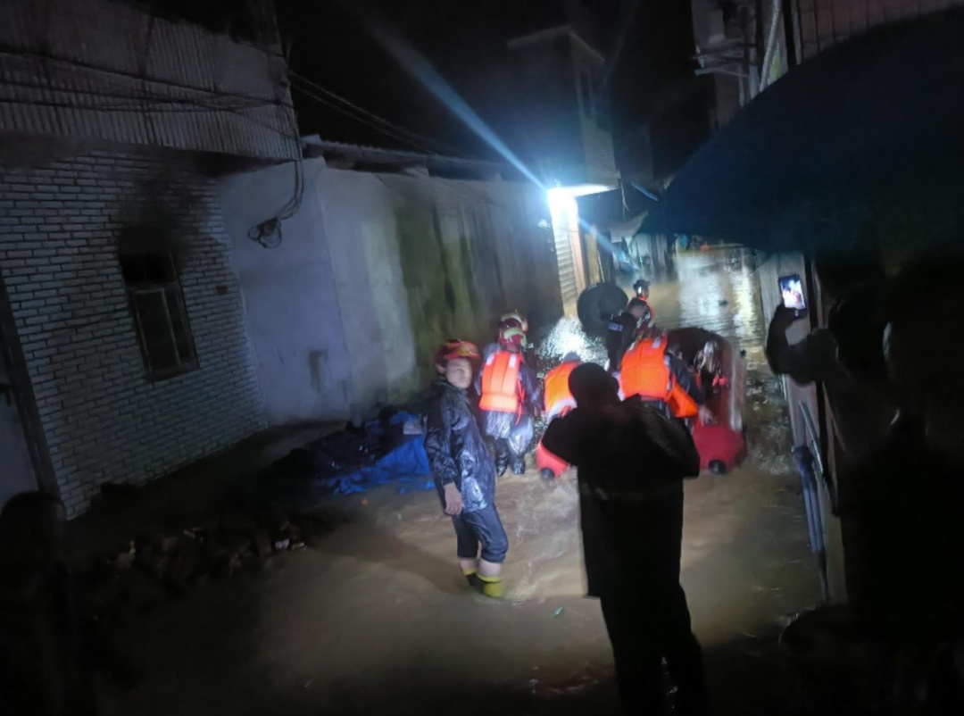 周末暴雨重返！广东多地预警信号生效中