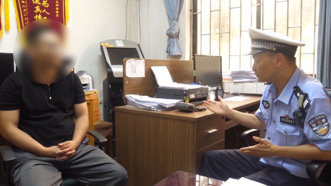 宝马车强行变道,还多次别车,贵阳这位司机被“请”到了交警队 宝马车强行变道,还多次别车,贵阳这位司机被“请”到了交警队