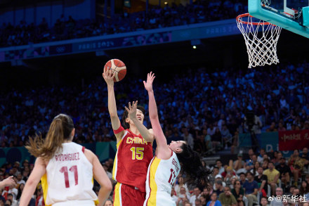 中国女篮惜败西班牙女篮