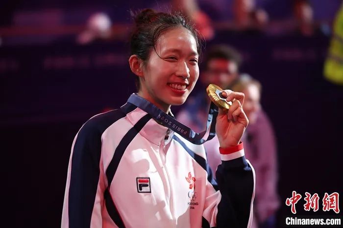 中国香港代表团首金：剑客江旻憓惊天逆转！