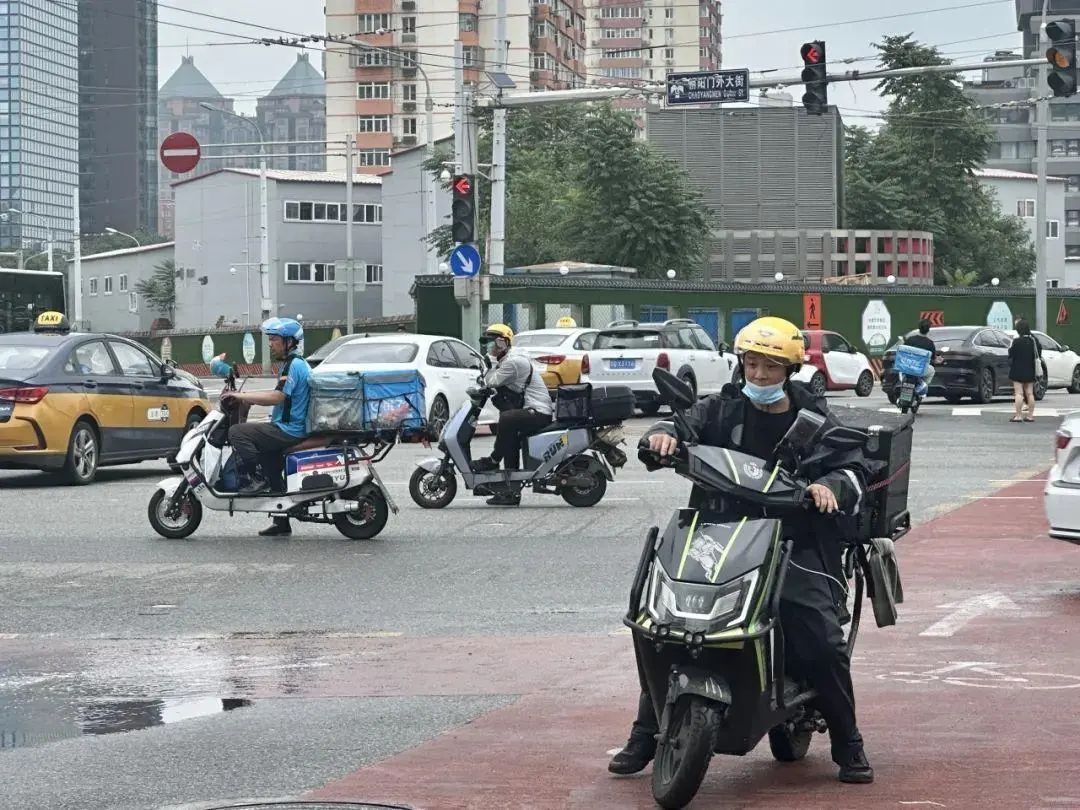 即时配送频现交通乱象，如何治理？