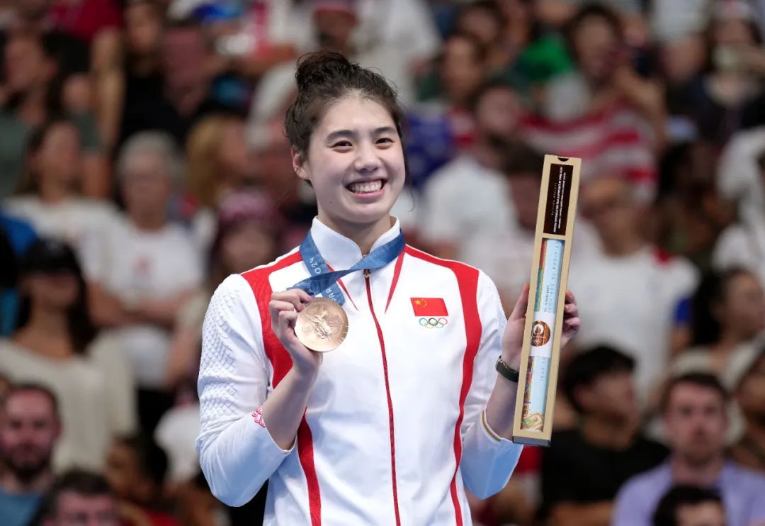 张雨霏回应“痛失金牌” 张雨霏回应“痛失金牌”