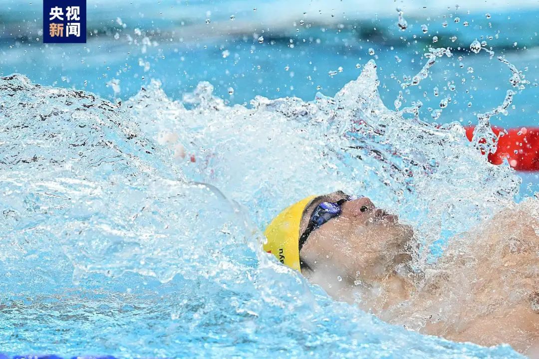 覃海洋最后50米从第一到第七，发生了啥？“雨霏别哭”热搜第一！徐嘉余霸气表态→