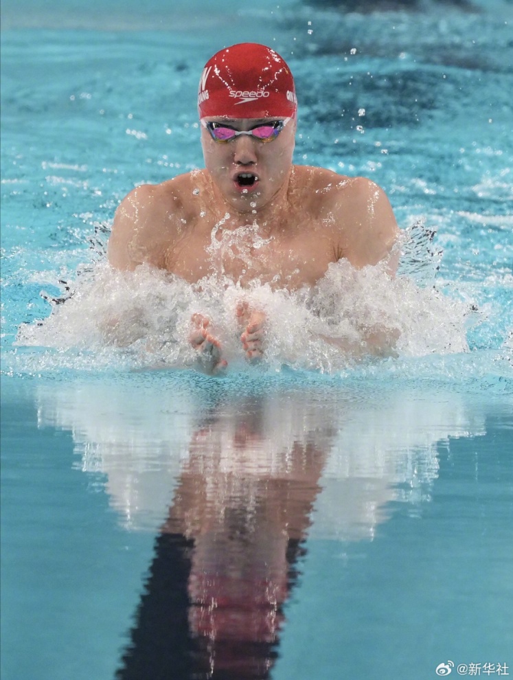 覃海洋最后50米从第一到第七，发生了啥？“雨霏别哭”热搜第一！徐嘉余霸气表态→