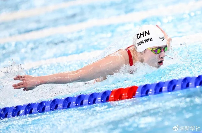 张雨霏哭了,摘铜后一幕冲上热搜 张雨霏哭了,摘铜后一幕冲上热搜