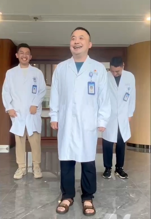 医生带跳“消气操”走红:帮助大家缓解焦虑、压力 医生带跳“消气操”走红:帮助大家缓解焦虑、压力