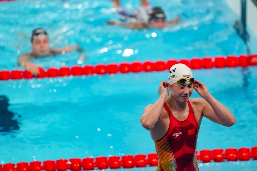 这一幕,热搜第一!张雨霏回应 这一幕,热搜第一!张雨霏回应