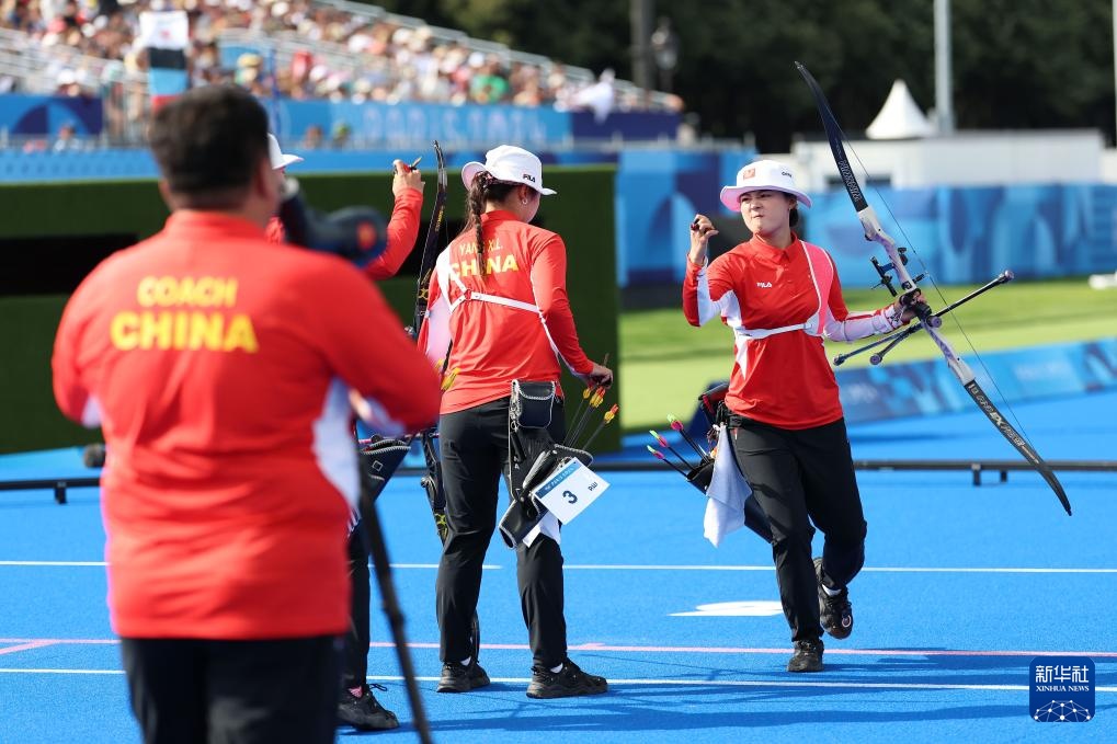 巴黎奥运会丨射箭——女子团体：中国队获得亚军