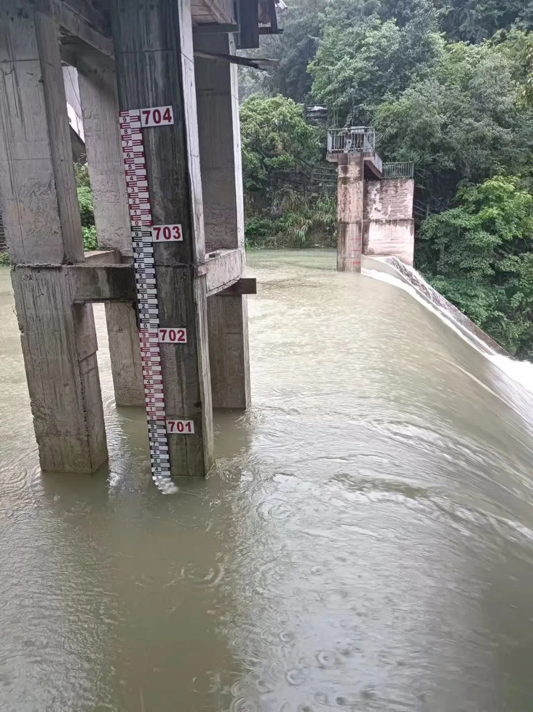 别跑空！贵州一知名景区宣布：暂停运营！